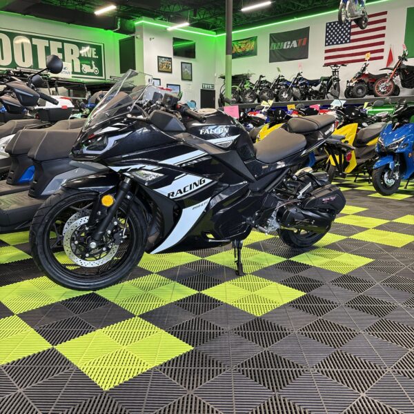 Falcon 200cc Street bike