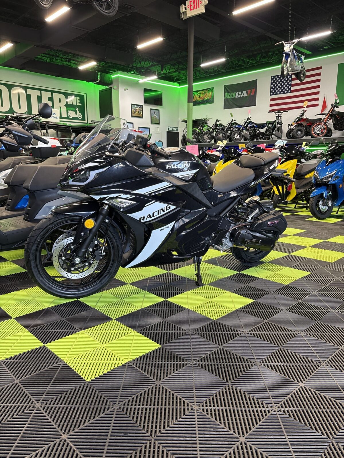 Falcon 200cc Street bike