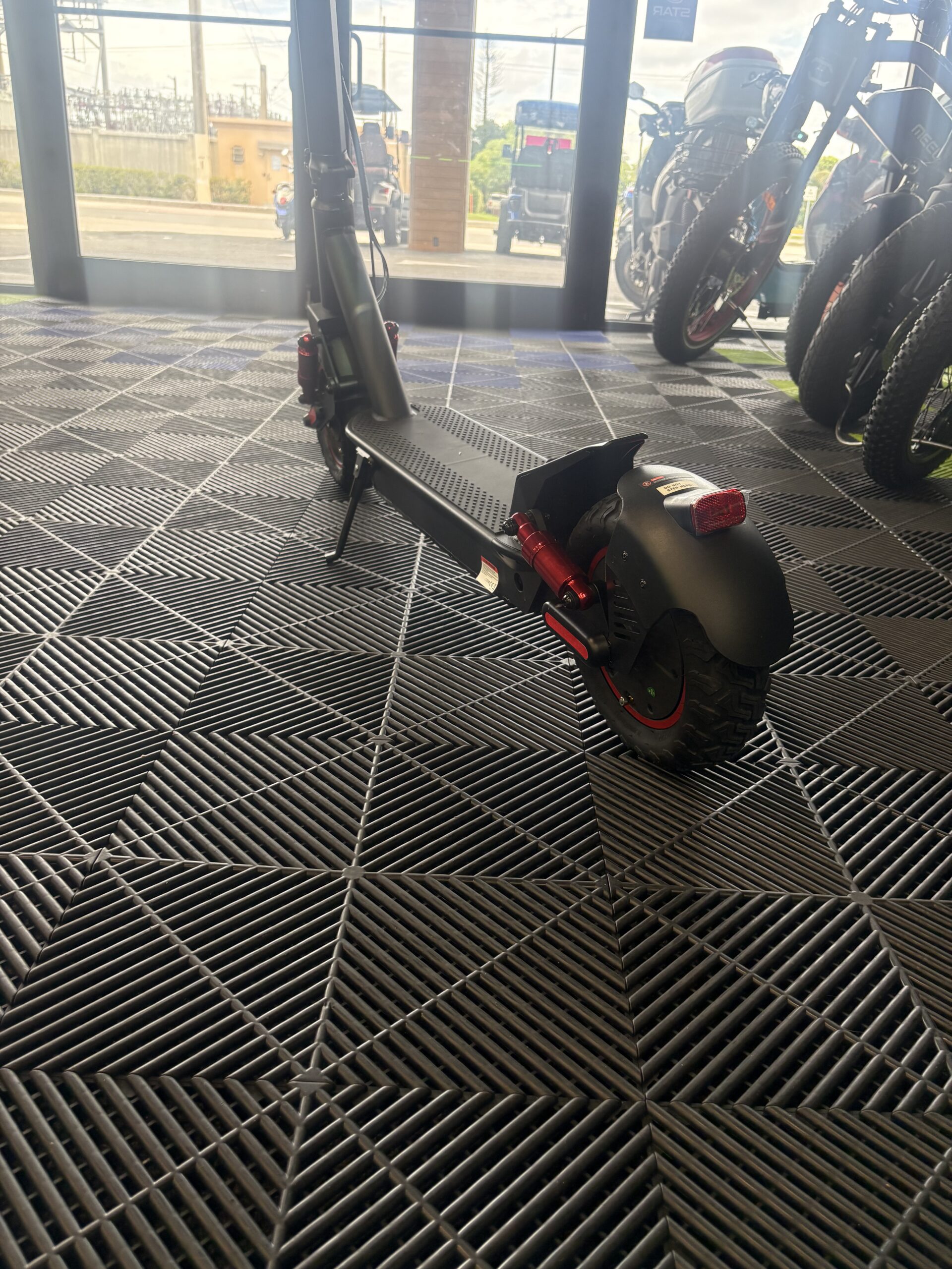OBW 350W Stand up Scooter - Image 3