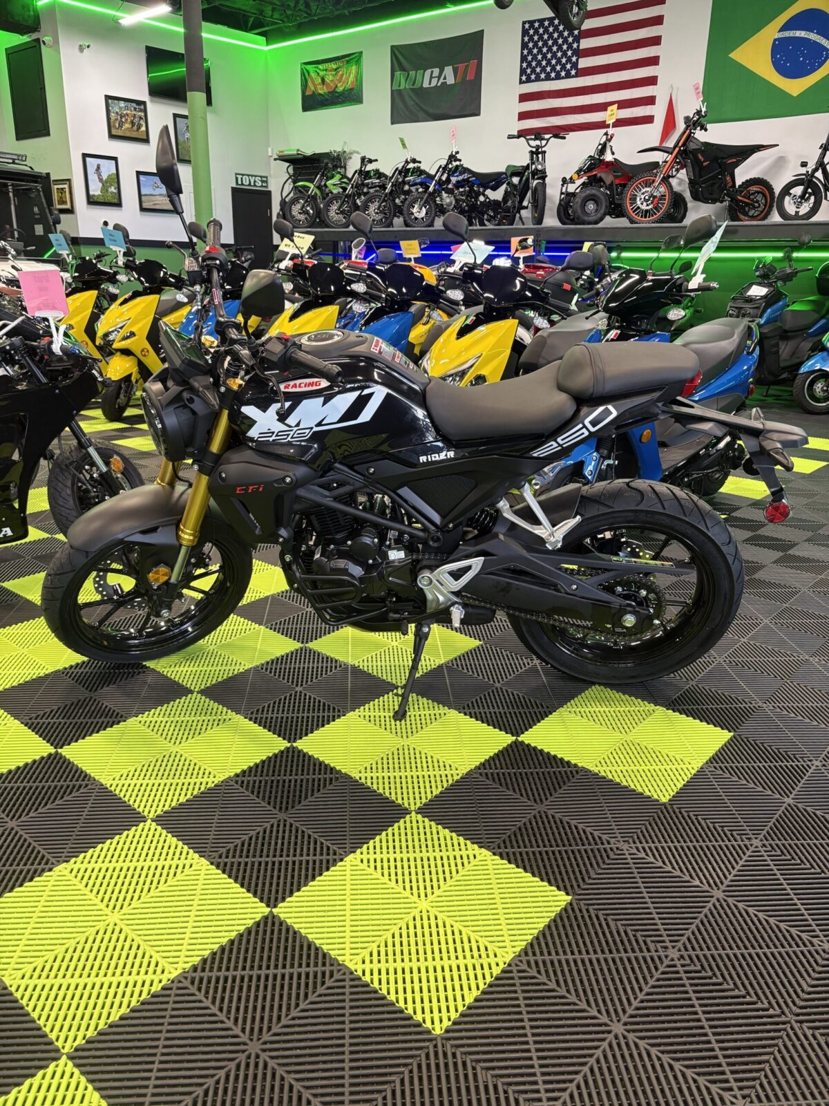 XMT 250cc Street bike