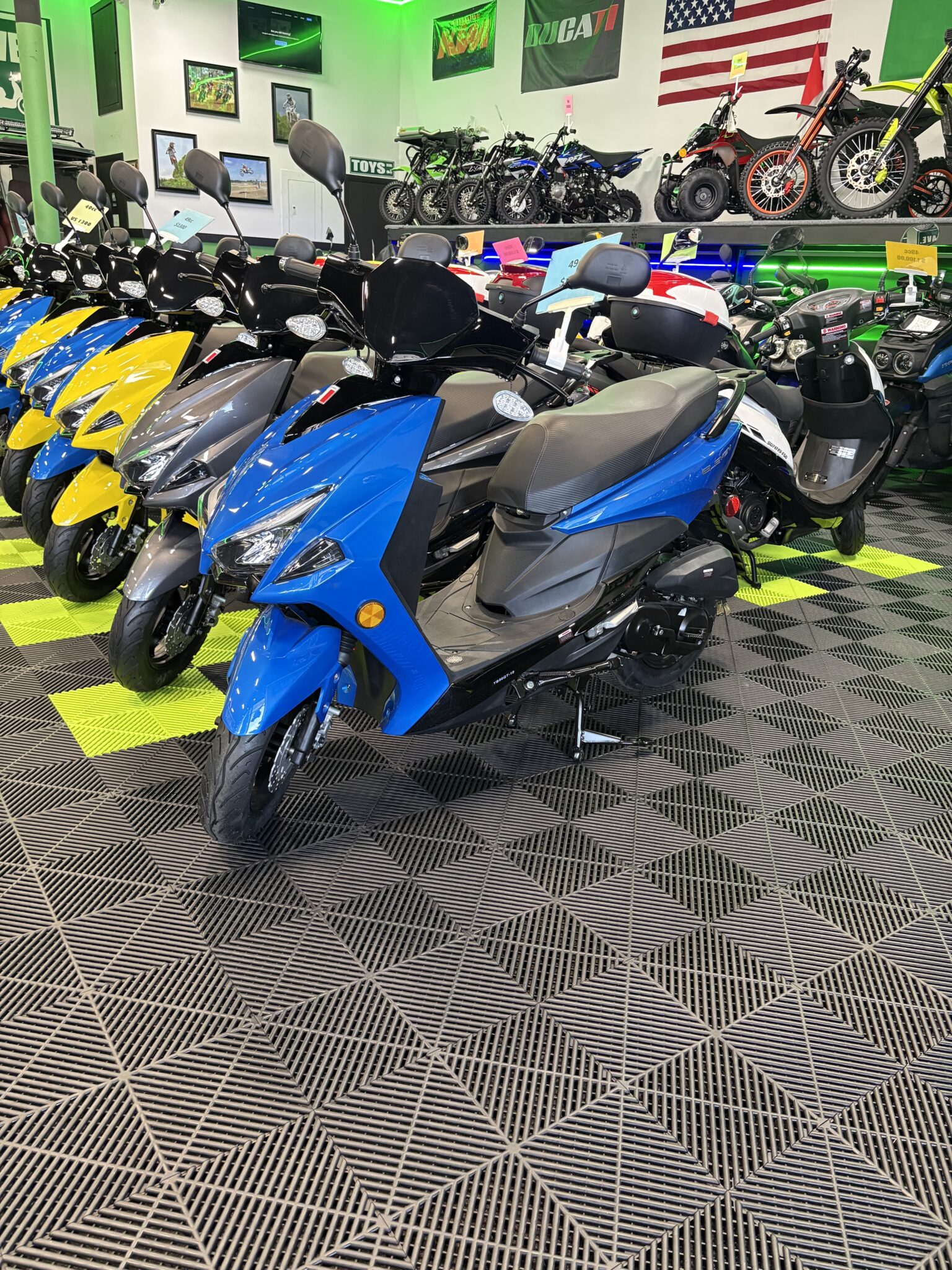 Viper 49cc Scooter