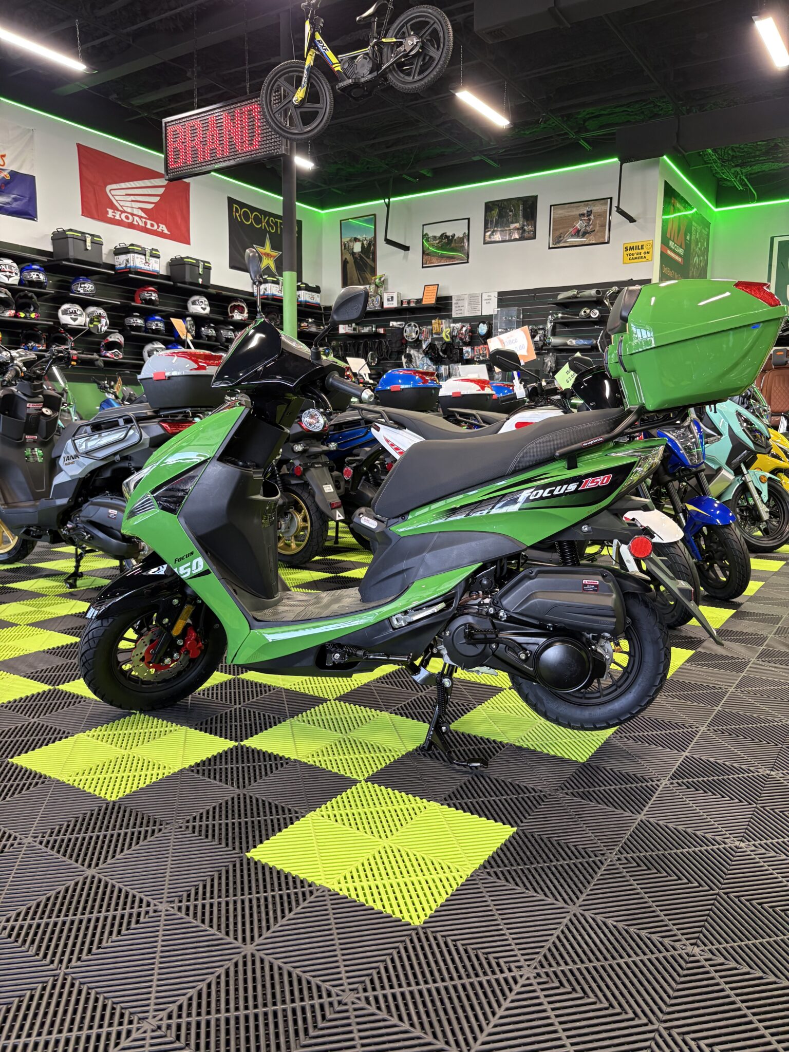Viper 150 Scooter