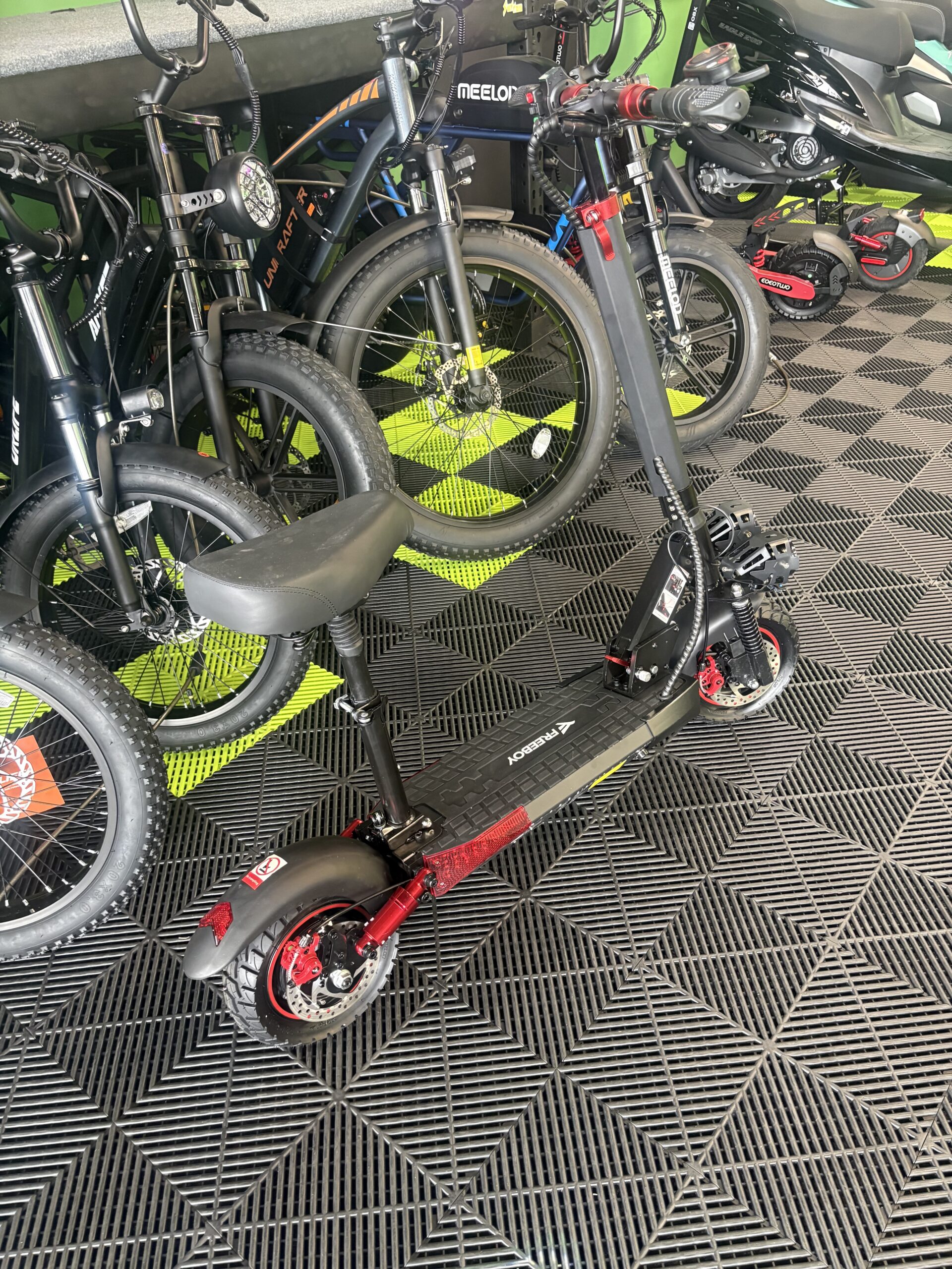 Gt3 450W Stand up Scooter - Image 3