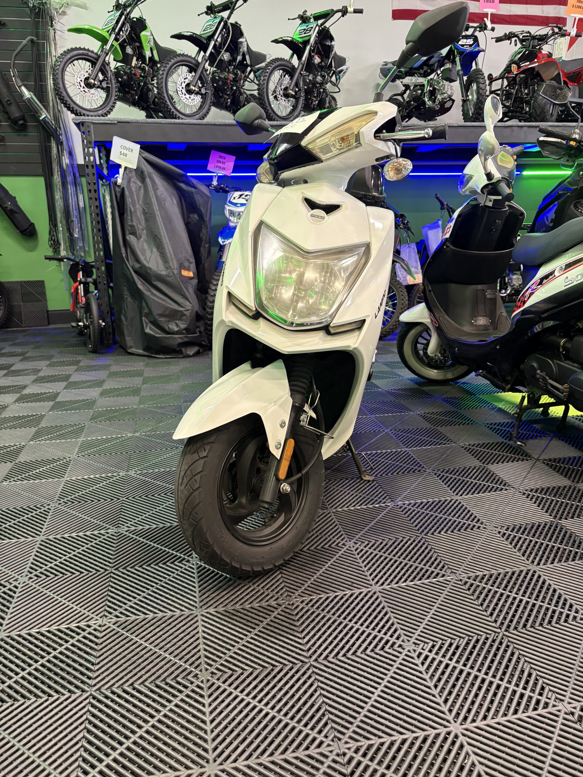 Lance 150 scooter - Image 2