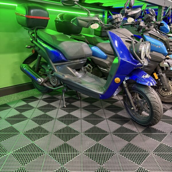 Wolf Ruby 150 scooter