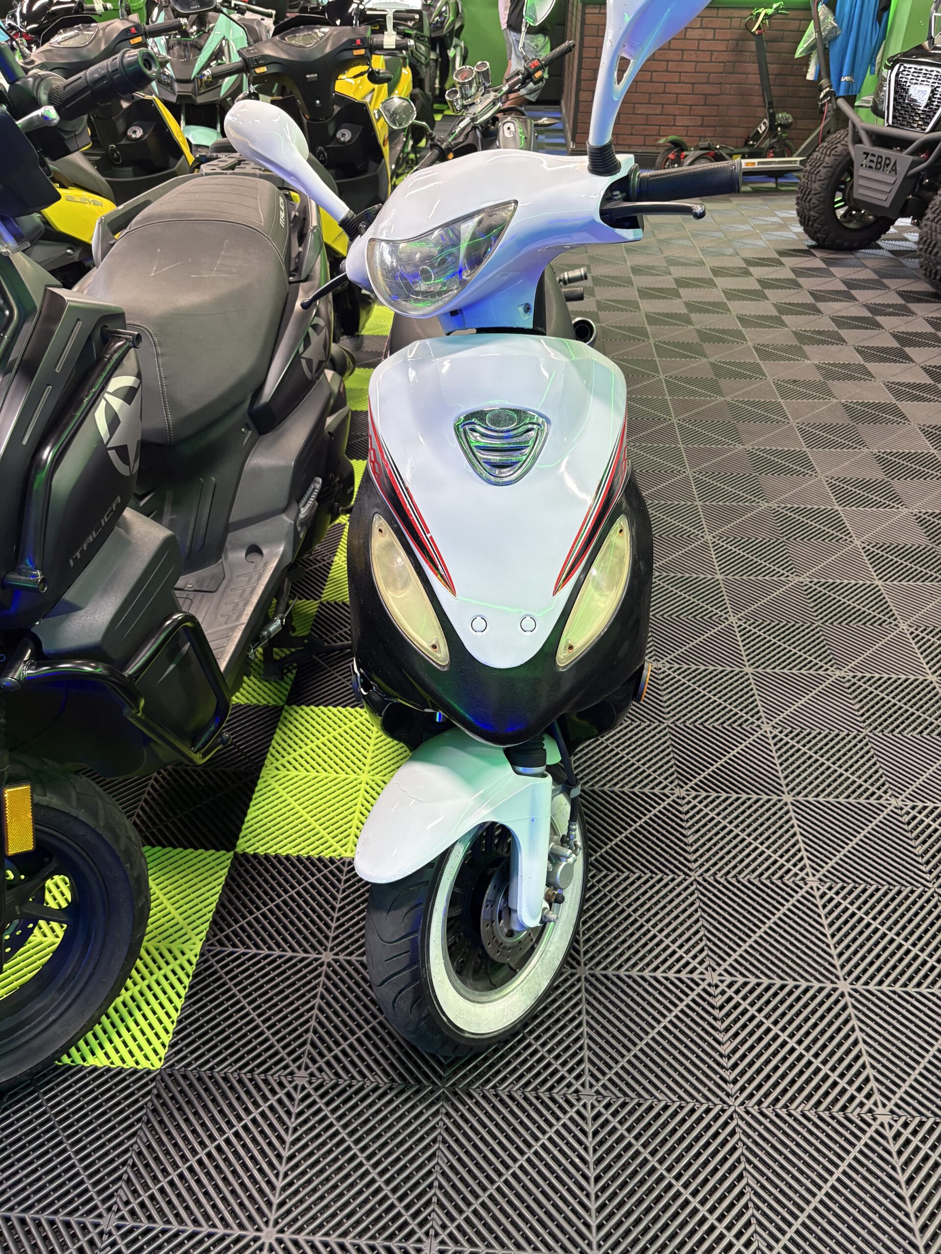 49cc scooter - Image 3