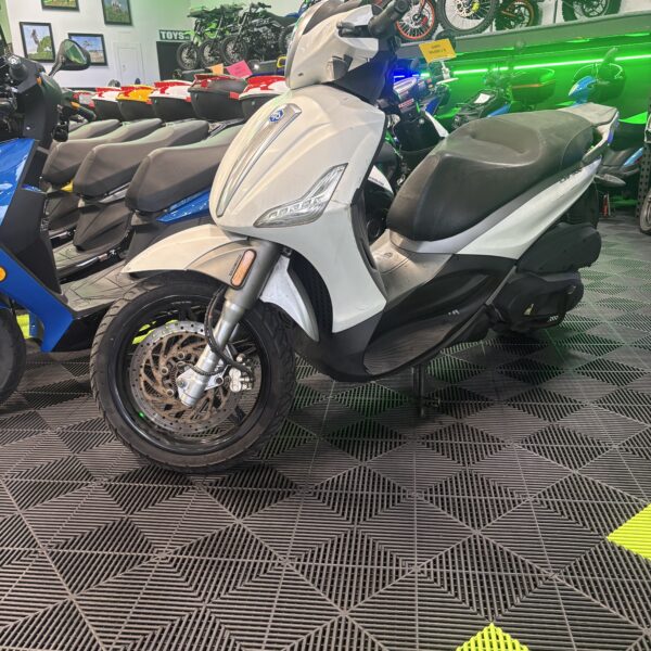 PIAGGIO Bv350 scooter